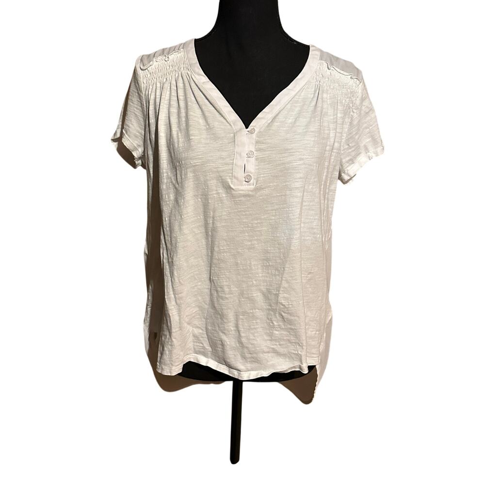 Everleigh White Short Sleeve Henley Top Women's Medium High Low Hem Blouse
